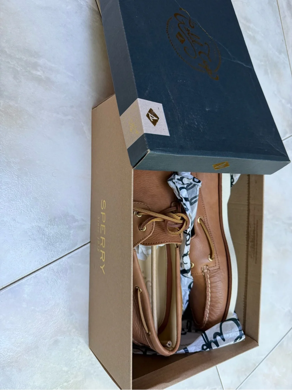 Sperry Gold Cup Men's Medium Beige Leather Boat Shoe. NWT. Original Box